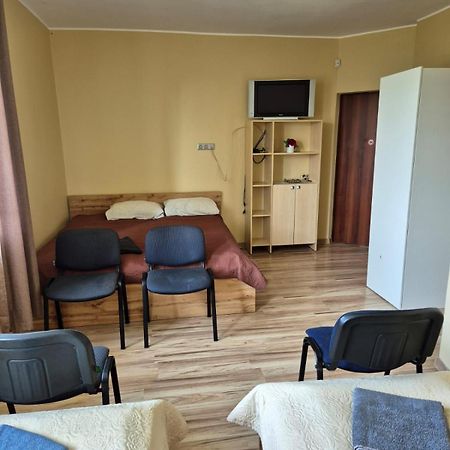 Babilonas Hotel Плунге Екстериор снимка