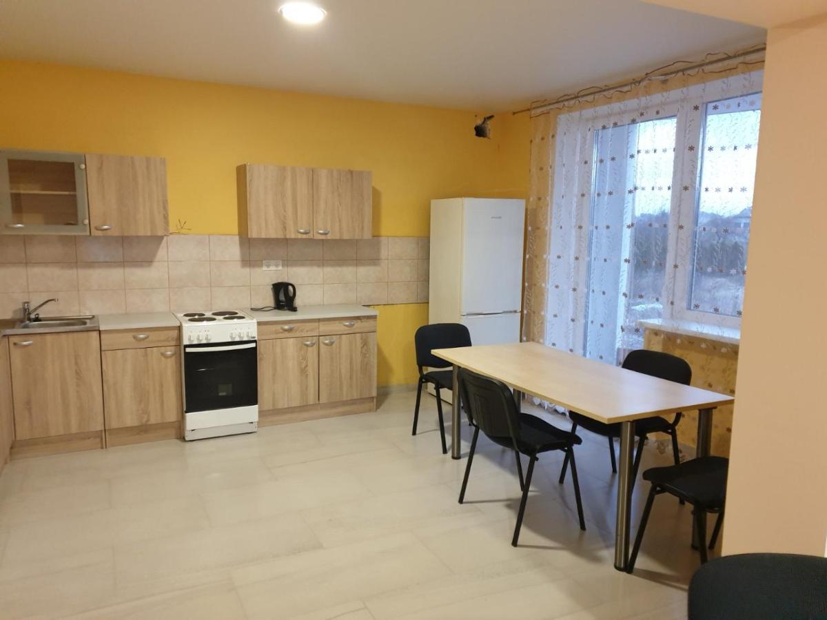 Babilonas Hotel Плунге Екстериор снимка