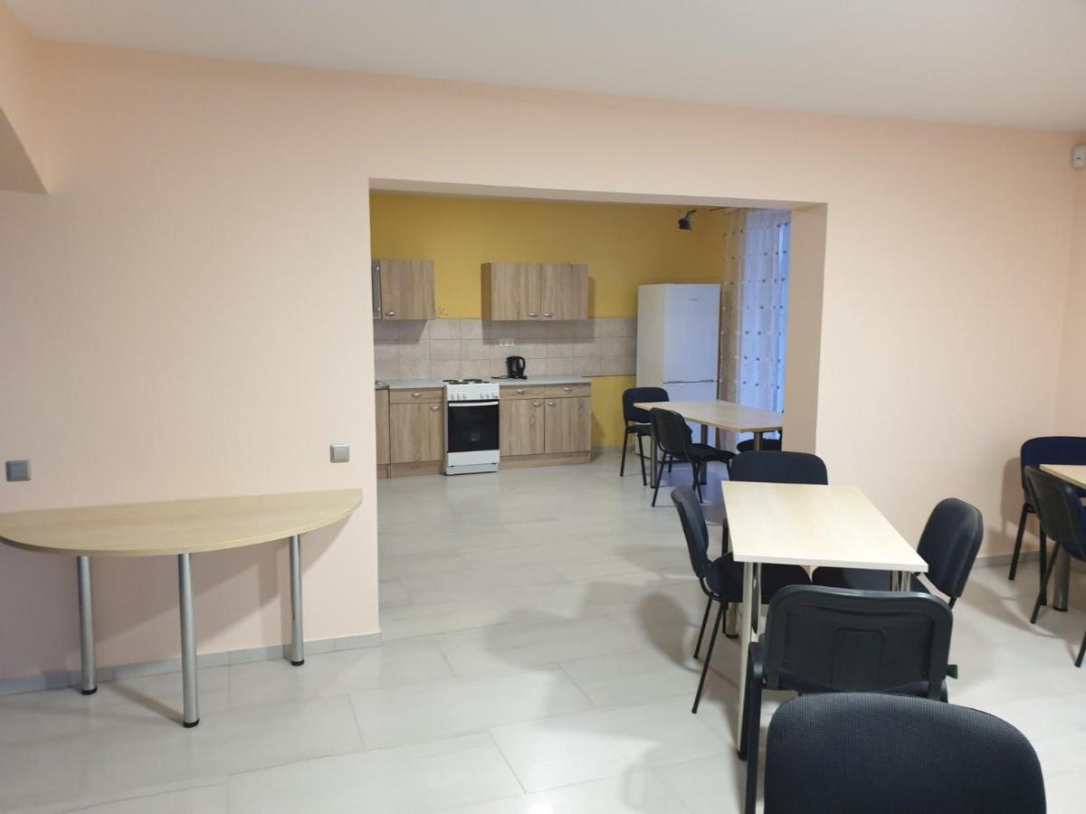 Babilonas Hotel Плунге Екстериор снимка