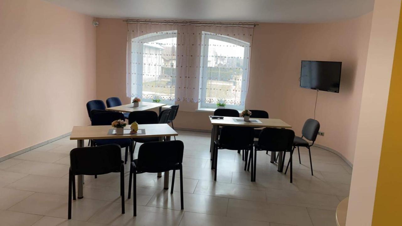 Babilonas Hotel Плунге Екстериор снимка