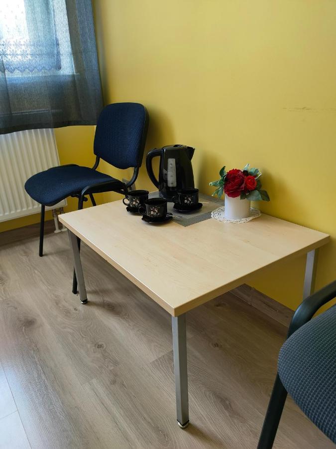 Babilonas Hotel Плунге Екстериор снимка