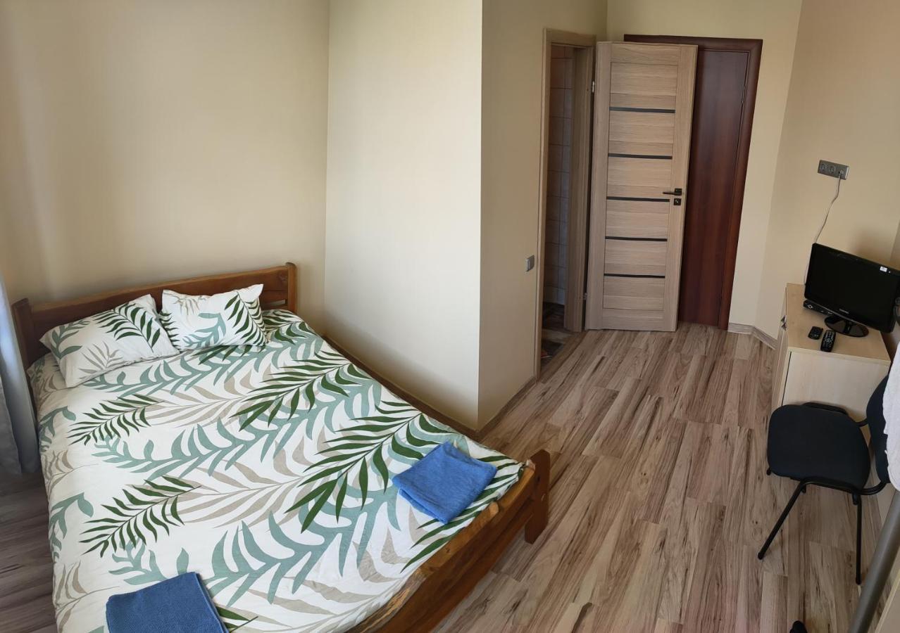 Babilonas Hotel Плунге Екстериор снимка