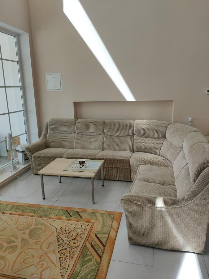 Babilonas Hotel Плунге Екстериор снимка